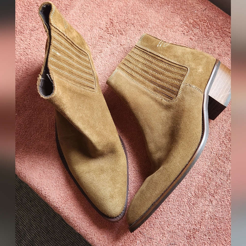 Mens new Kurt Geiger suede boots